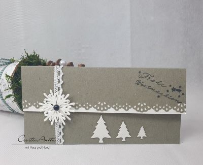 Preview: Gutschein- oder Geldgeschenkverpackung Grün-Weiß mit Christbäumen aus Kraftpapier